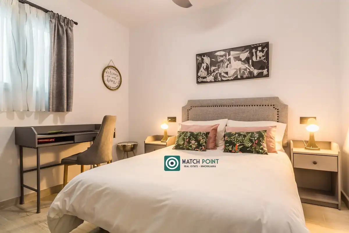 Habitación de Casa adosada en venta en Almuñécar con Amueblado