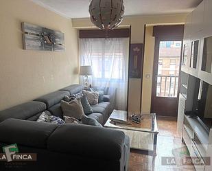 Living room of Flat for sale in Oviedo   with Terrace, Storage room and Furnished