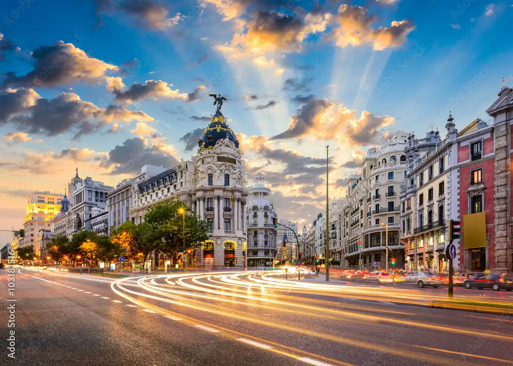 Außenansicht von Gebäude zum Verkauf in Madrid