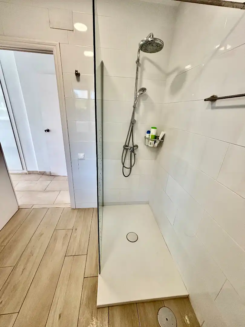 Bany de Casa o xalet en venda en Alicante / Alacant amb Jardí privat, Terrassa i Traster