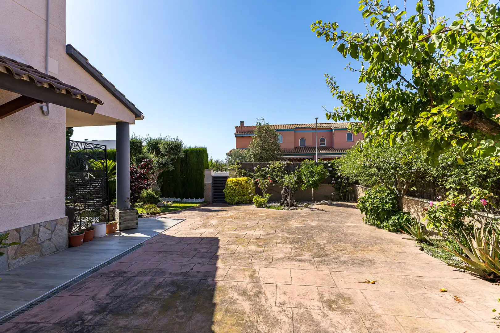 Jardín de Casa o chalet en venta en Cubelles con Aire acondicionado, Calefacción y Jardín privado