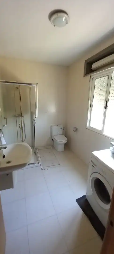 Badezimmer von Haus oder Chalet zum Verkauf in Cambados mit Abstellraum, Möbliert und Ofen
