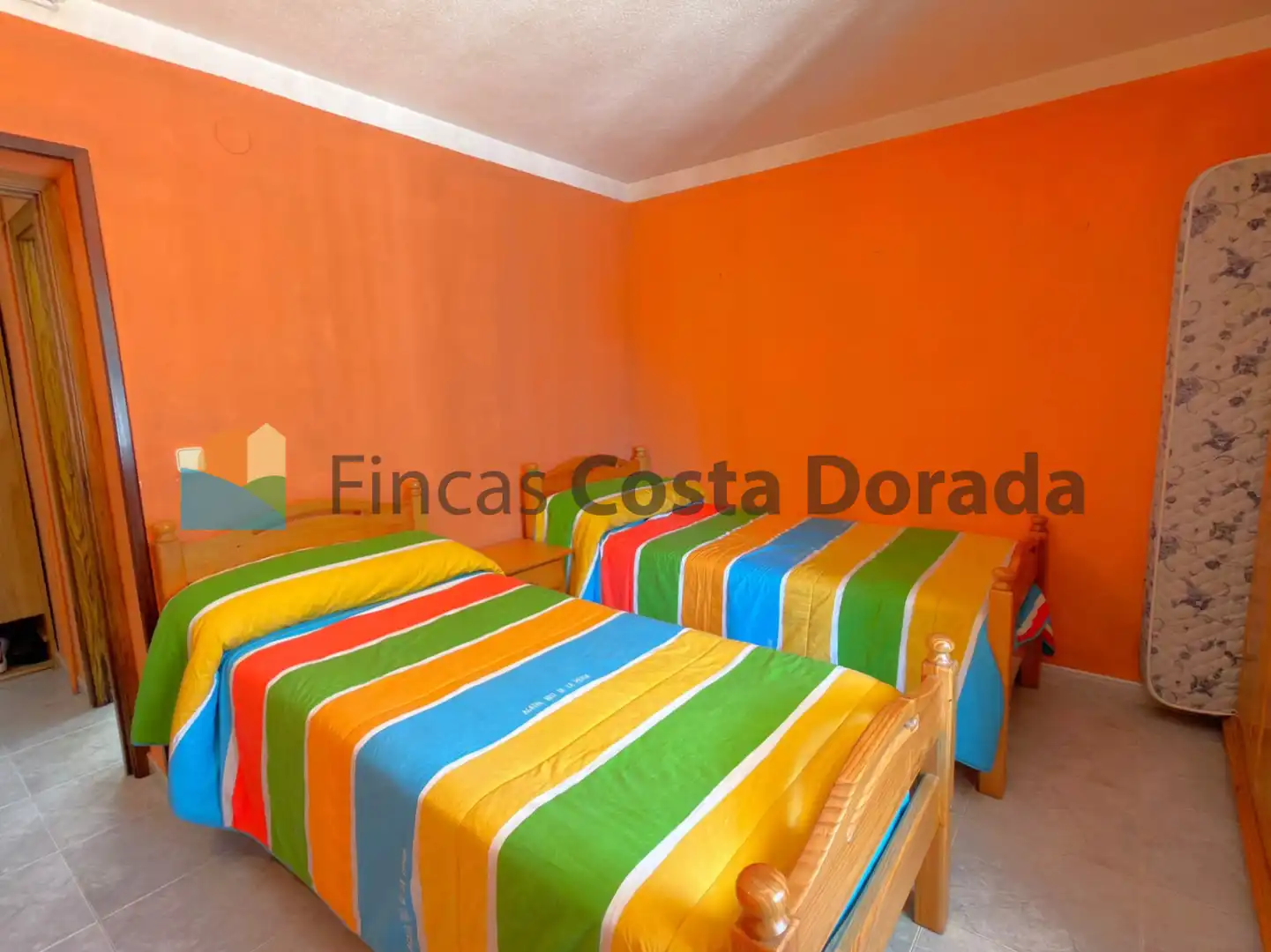 Planta baja en venta en Vilanova i la Geltrú con Aire acondicionado, Jardín privado y Terraza