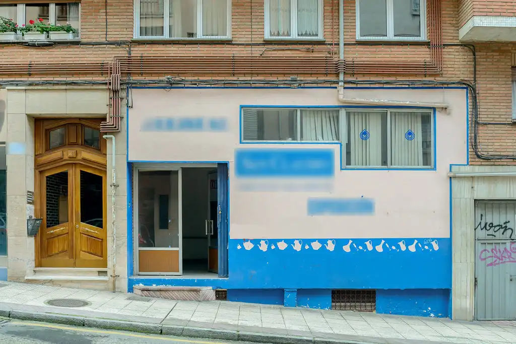 Außenansicht von Geschaftsraum zum Verkauf in Oviedo 
