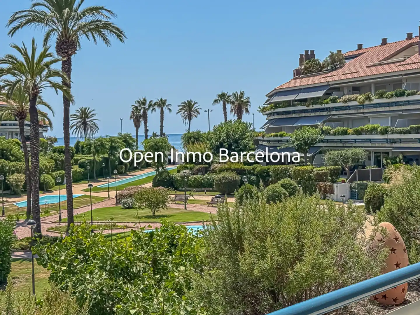 Vista exterior de Piso en venta en Sitges con Calefacción, Terraza y Piscina comunitaria