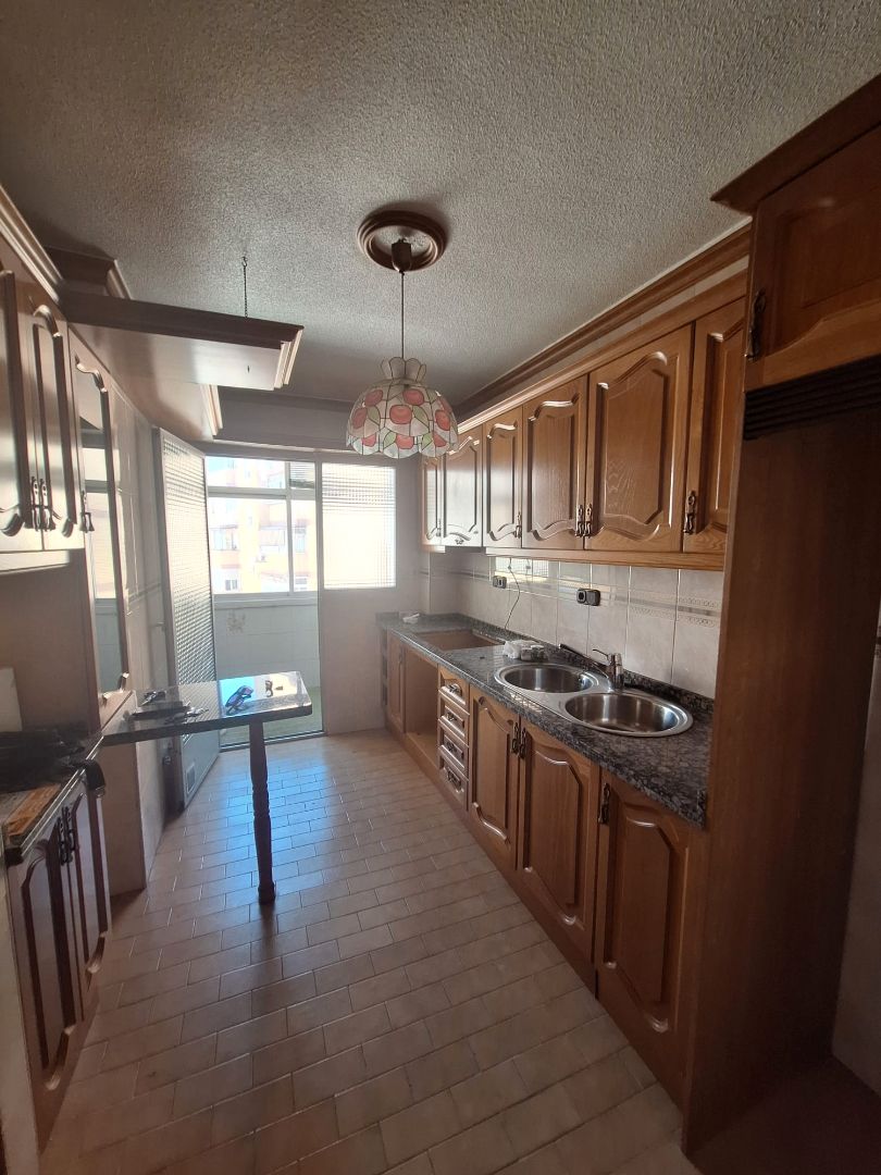 Kitchen of Flat to rent in  Granada Capital