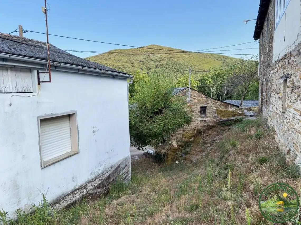 Houses for sale in Moldes, Barjas