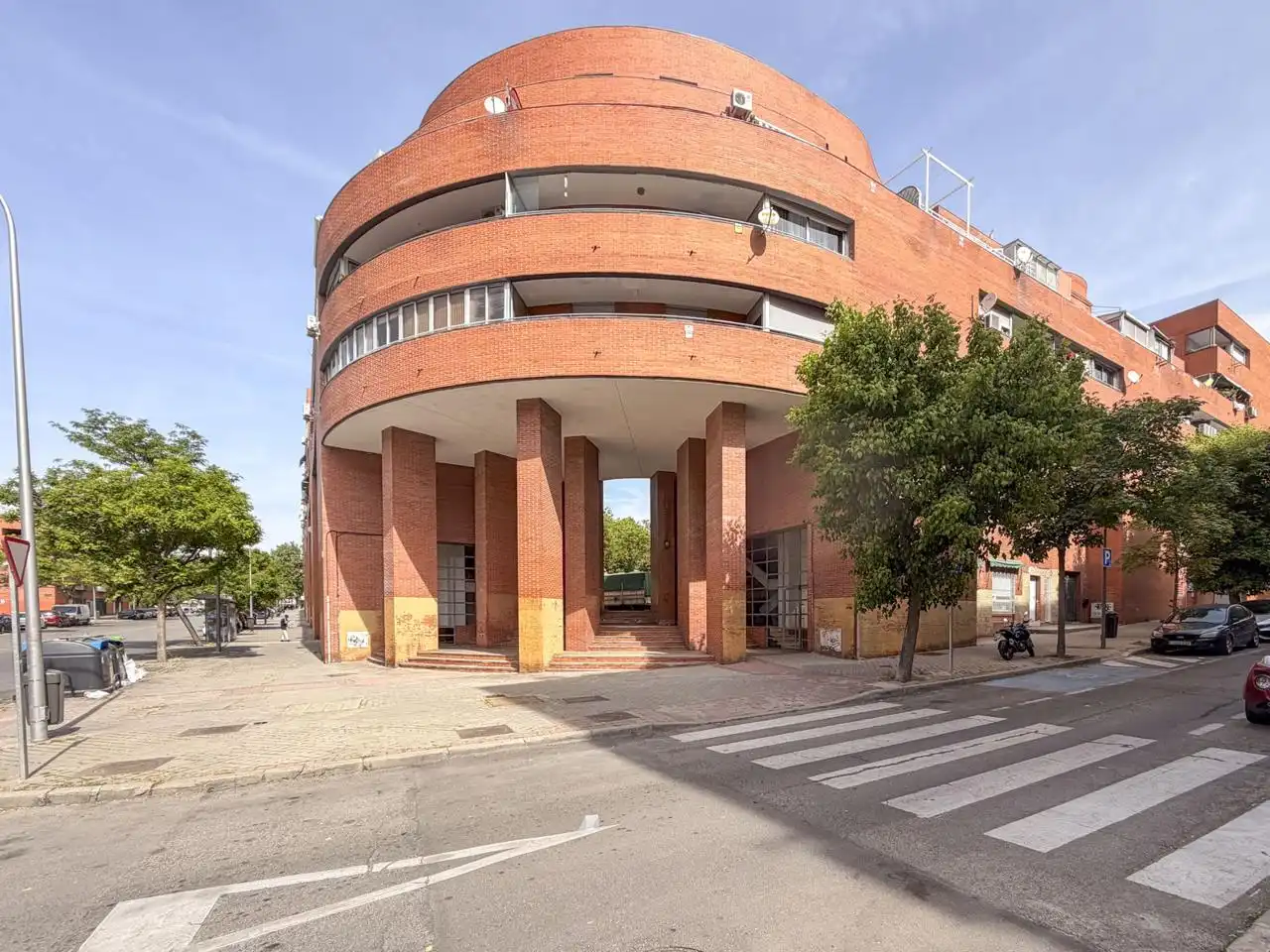 Vista exterior de Piso en venta en Madrid con Calefacción y Terraza