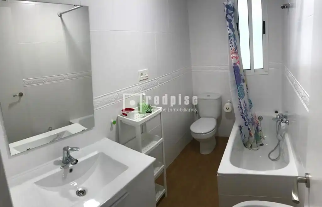 Bathroom of Flat for rent in Granada  with Terrace, Furnished and Alarm