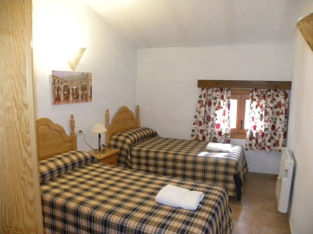 Dormitori de Finca rústica en venda en Moratalla amb Aire condicionat, Calefacció i Jardí privat