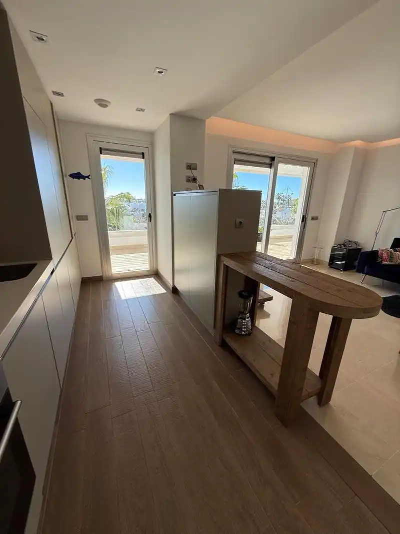 Cuina de Apartament de lloguer en Marbella amb Aire condicionat, Calefacció i Terrassa