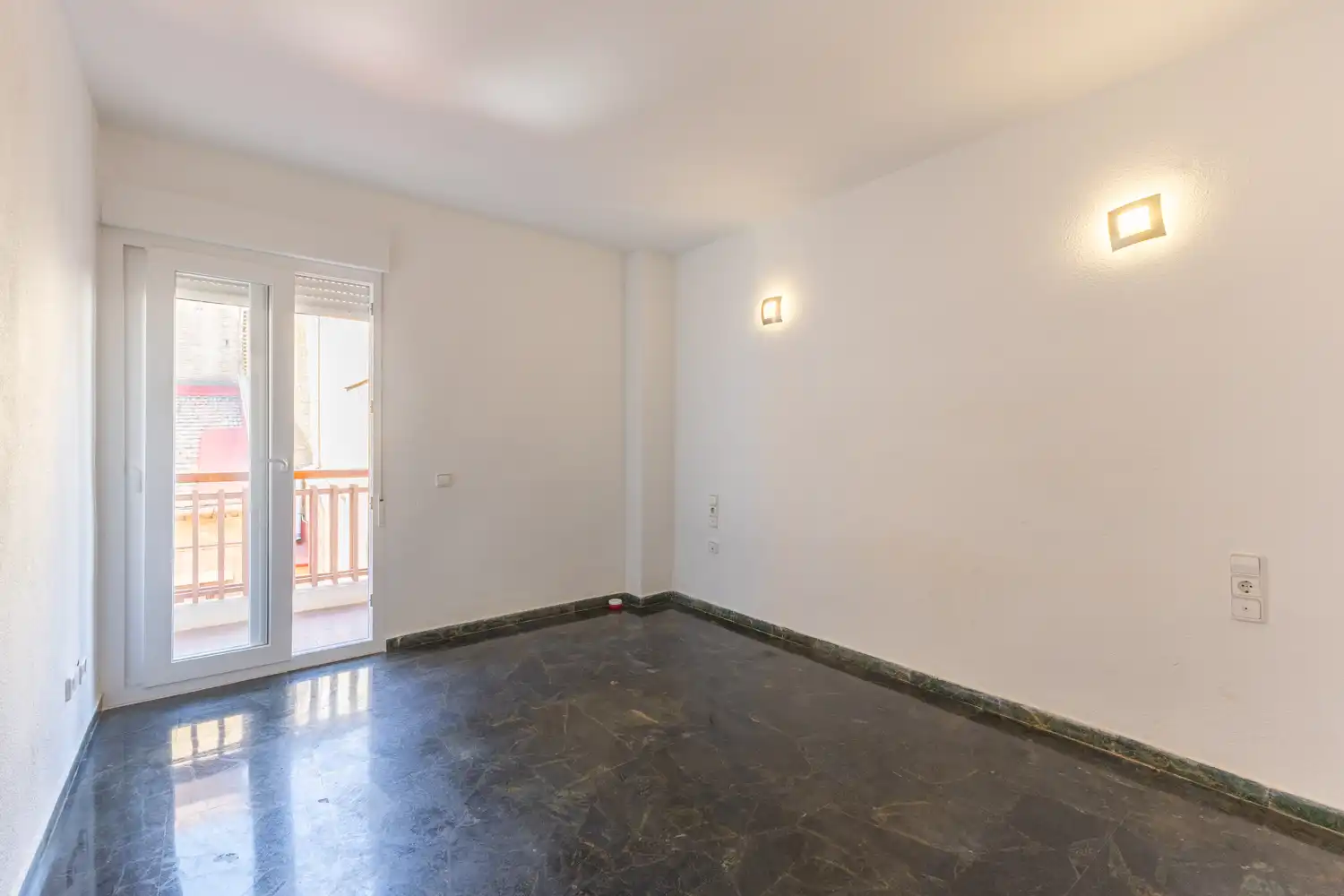 Bedroom of Flat for sale in Valencia  with Air Conditioner, Heating and Balcony