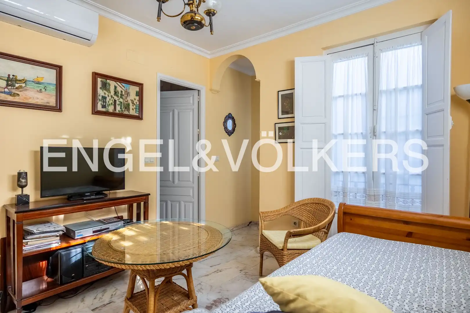 Außenansicht von Haus oder Chalet zum Verkauf in Sevilla mit Klimaanlage, Heizung und Balkon