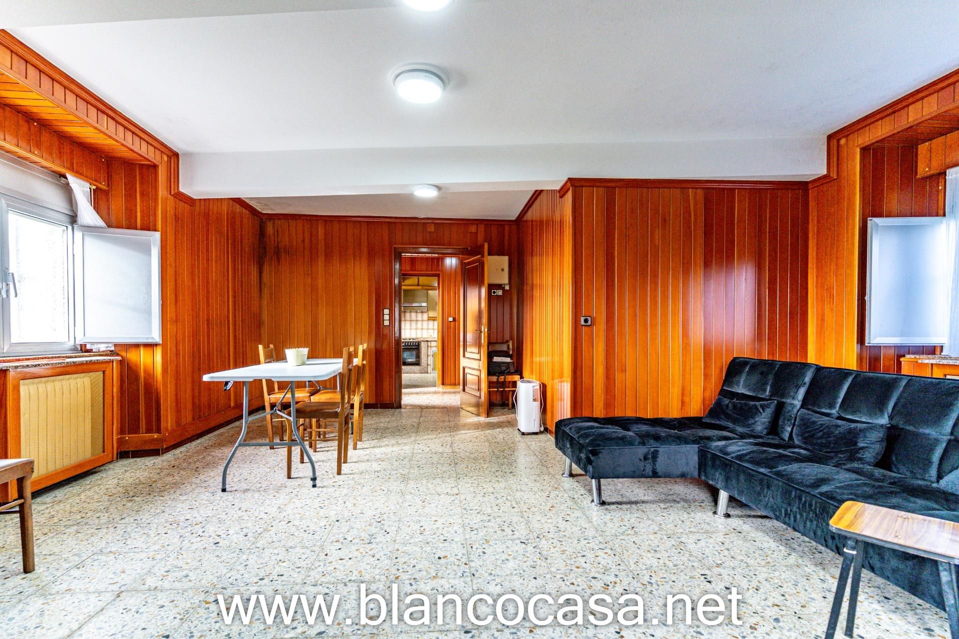 Casa o xalet en venda en Carballo amb Jardí privat