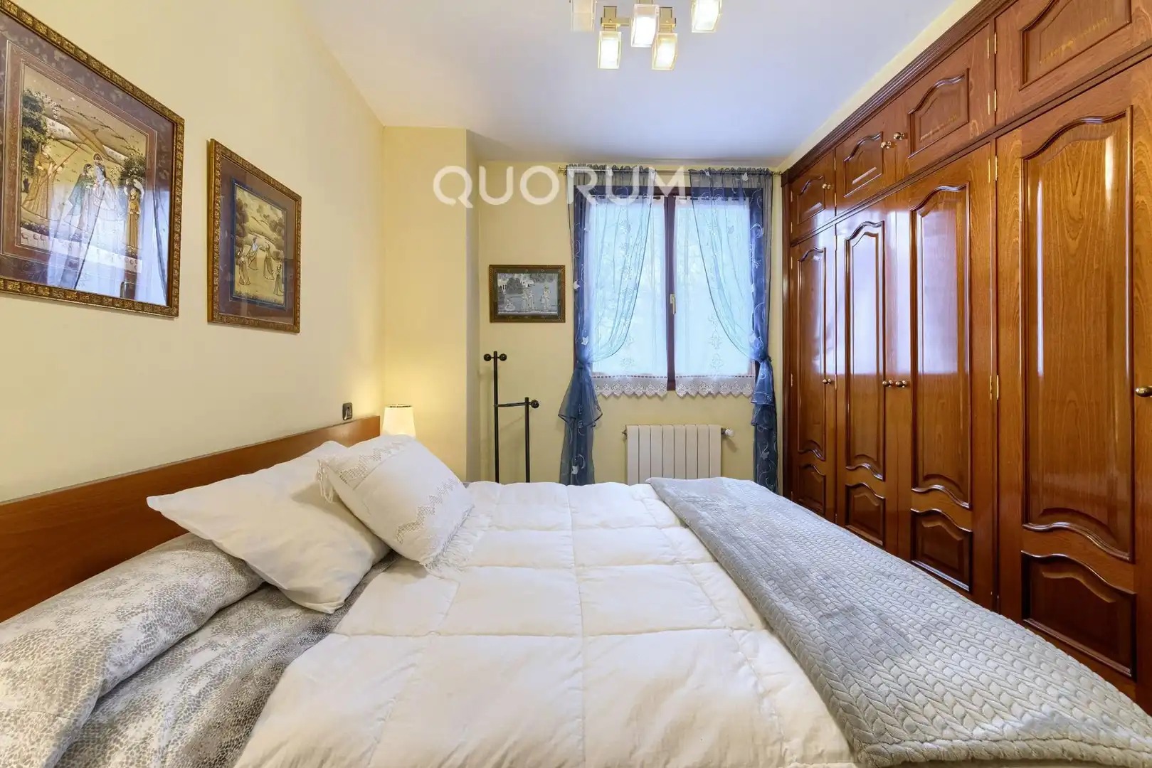Habitación de Casa adosada en venta en Basauri  con Calefacción, Jardín privado y Terraza