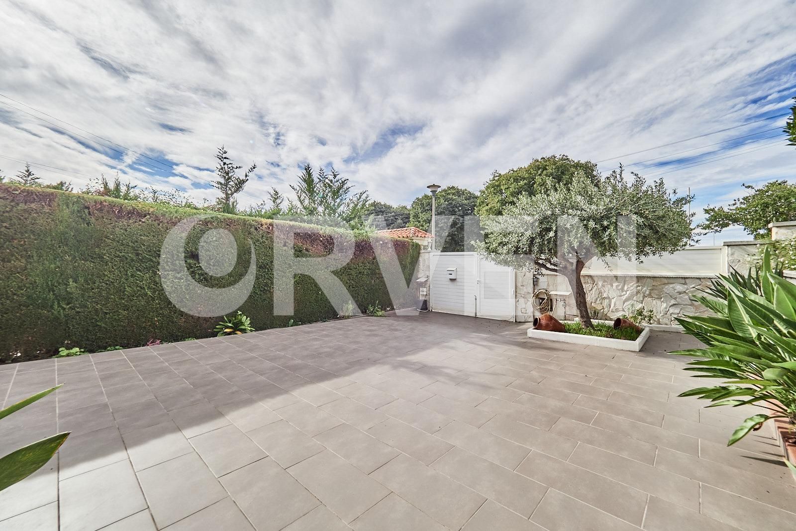 Jardí de Casa adosada en venda en Torredembarra amb Aire condicionat, Calefacció i Jardí privat