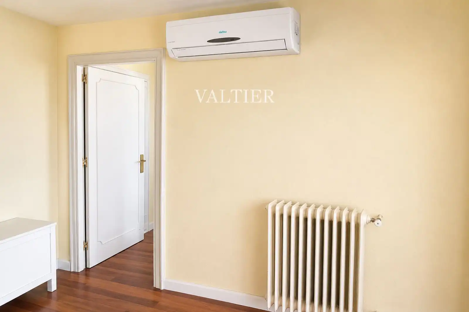 Bedroom of Flat for rent in Madrid  with Air Conditioner, Heating and Terrace