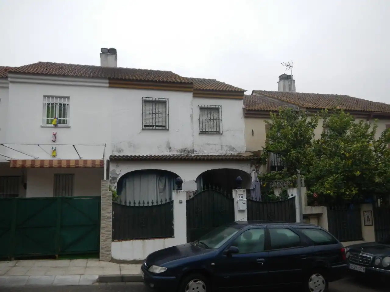 Vista exterior de Casa o xalet en venda en Tomares