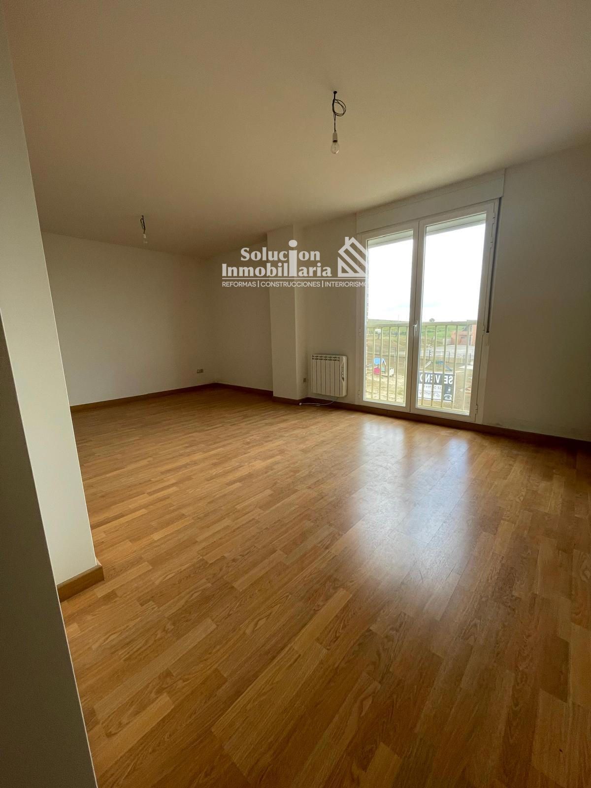 Living room of Attic for sale in Ledesma  with Heating, Terrace and Furnished