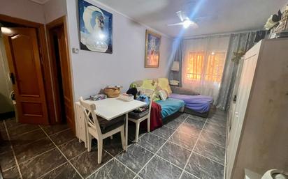 Dormitori de Pis en venda en Santa Coloma de Gramenet amb Aire condicionat