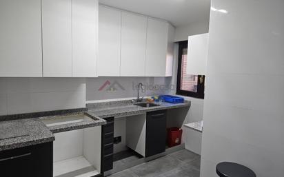 Kitchen of Flat for sale in San Andrés del Rabanedo  with Heating and Storage room