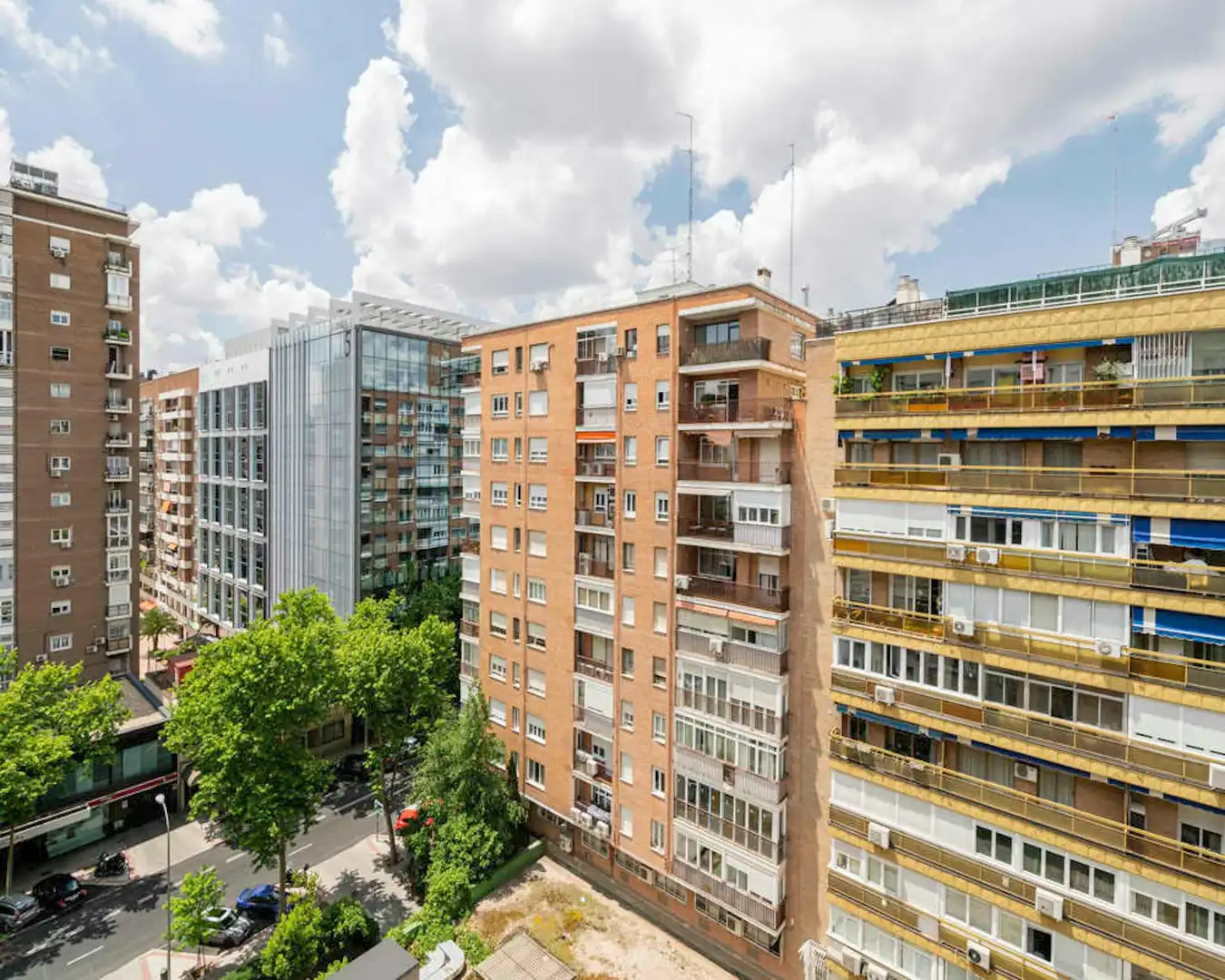 Vista exterior de Pis per a compartir en Madrid amb Rentadora i Internet