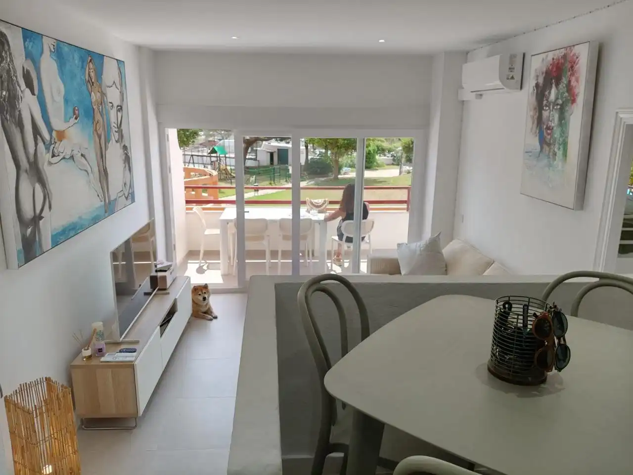 Wohnzimmer von Erdgeschoss zum Verkauf in Roses mit Schwimmbad und Möbliert
