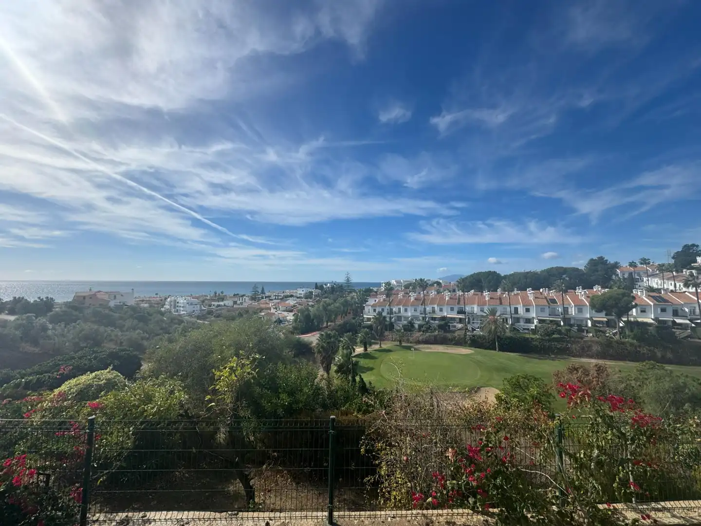Vista exterior de Casa adosada en venta en Rincón de la Victoria con Aire acondicionado, Calefacción y Jardín privado