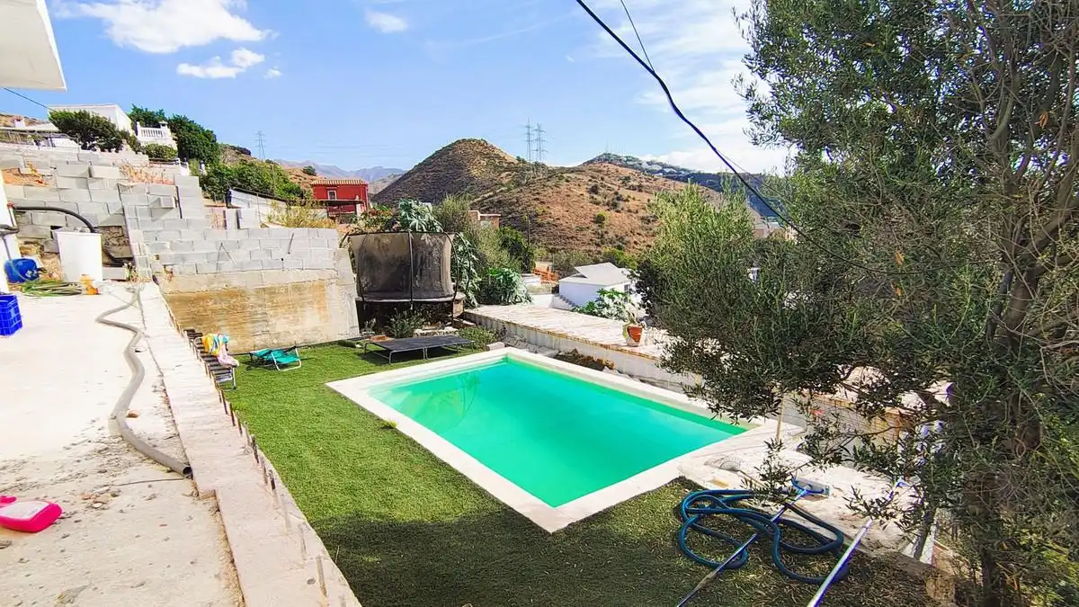 Piscina de Finca rústica en venta en Marbella con Aire acondicionado, Jardín privado y Trastero