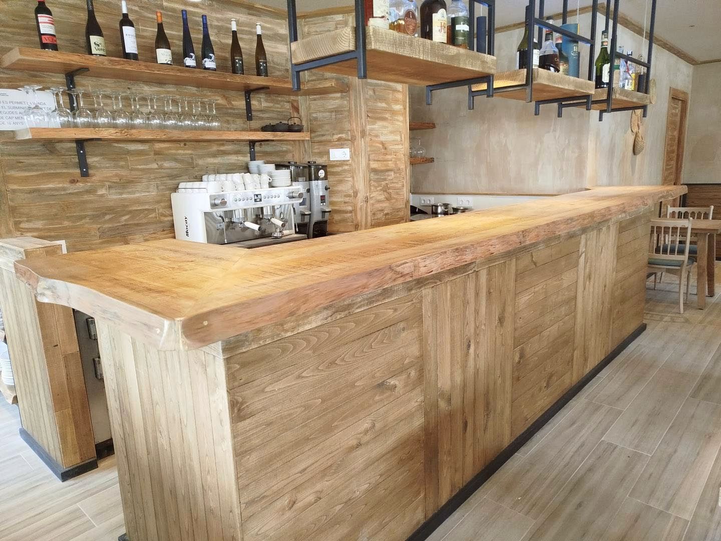 Local en venta en Carrer del Pla de Fanals, 6, Fenals