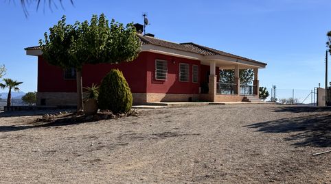 Se pone a la venta un exclusivo chalet ubicado en una posición privilegiada