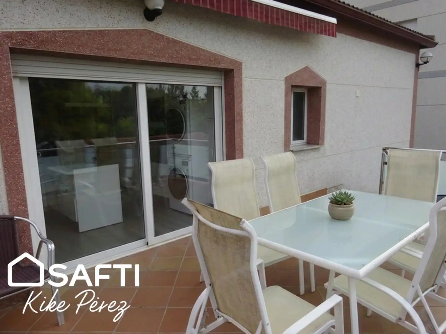 Terrassa de Casa o xalet en venda en Rubí amb Terrassa, Piscina i Moblat