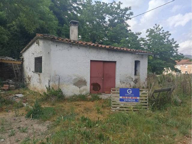 Casa-chalet en Venta en Paseo Estació en Les Planes d'Hostoles