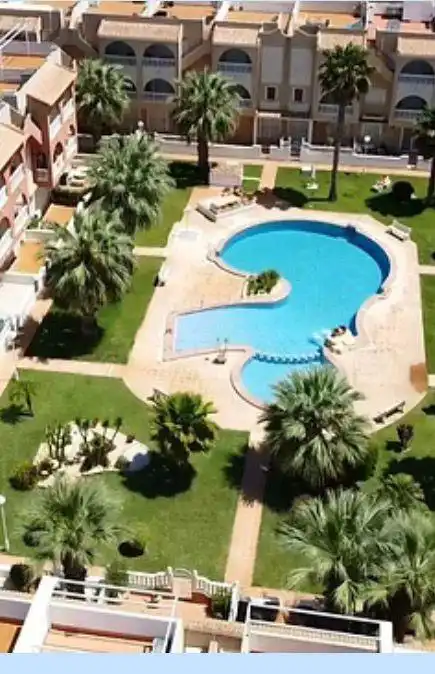 Piscina de Planta baixa en venda en Los Alcázares amb Aire condicionat, Calefacció i Jardí privat