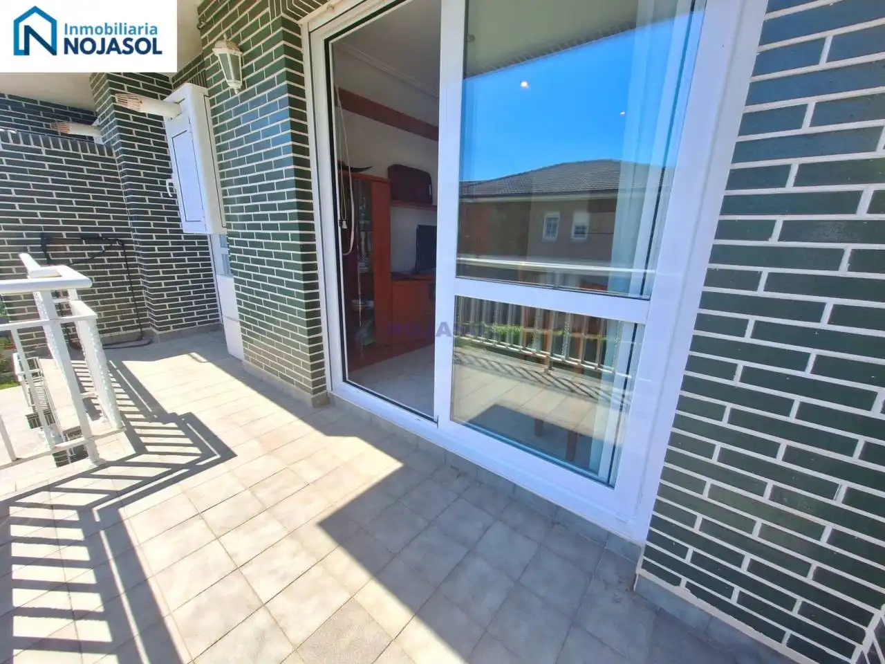 Terraza de Apartamento de alquiler en Noja con Calefacción, Terraza y Amueblado
