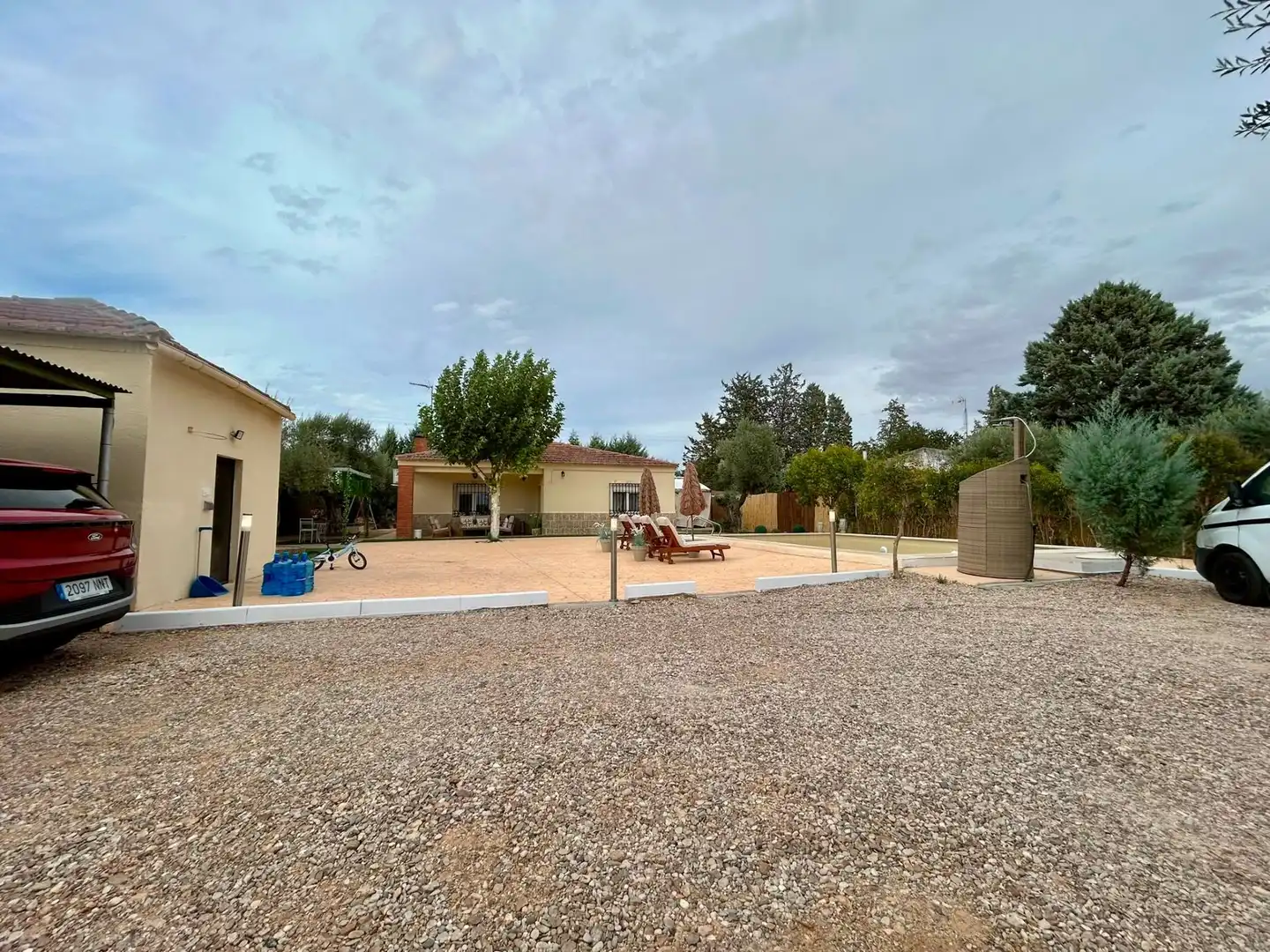 Vista exterior de Casa o xalet en venda en Talavera de la Reina amb Aire condicionat, Calefacció i Jardí privat