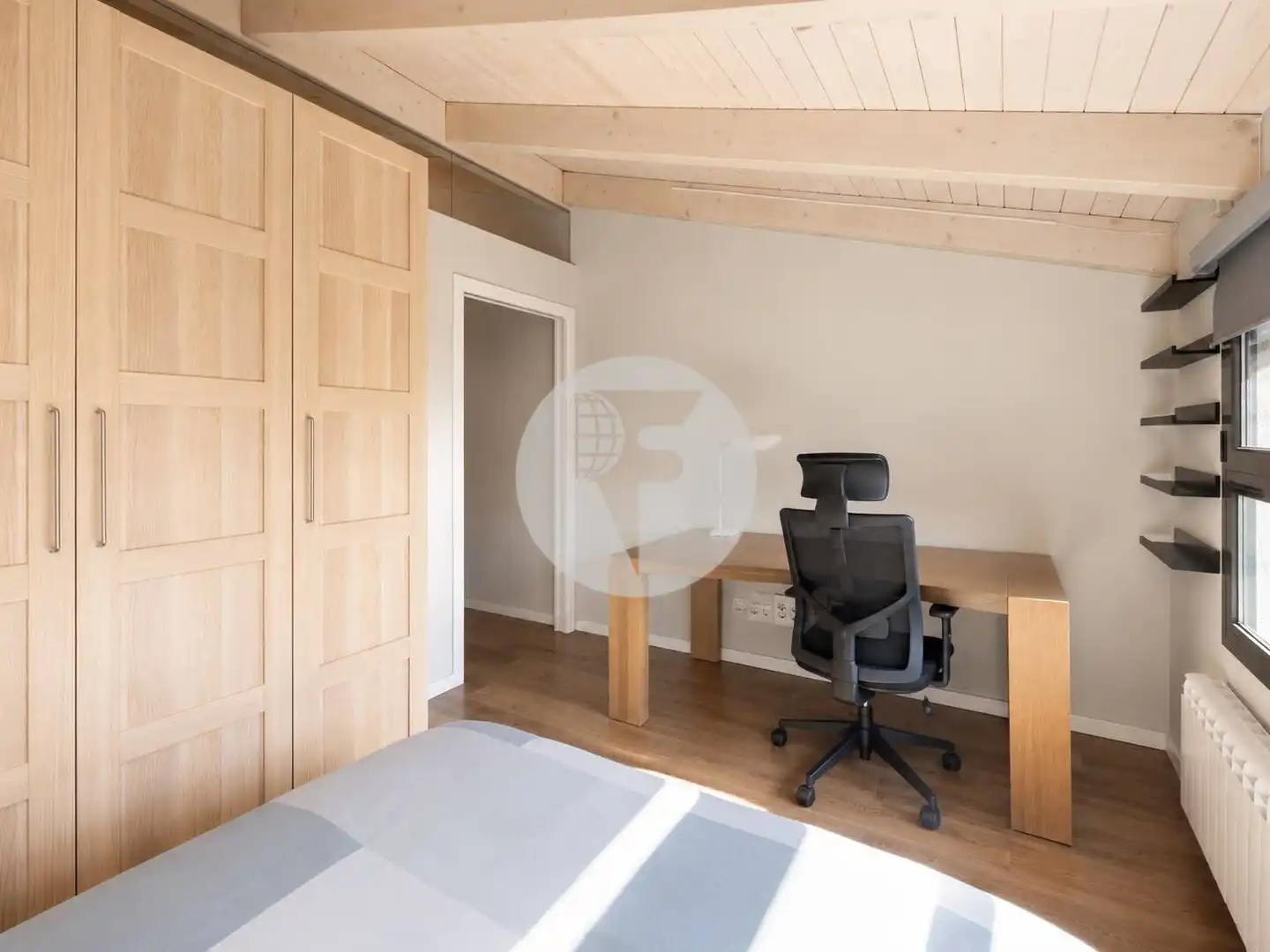 Casa aparellada amb terrassa en venda a Ponent, imagen 18