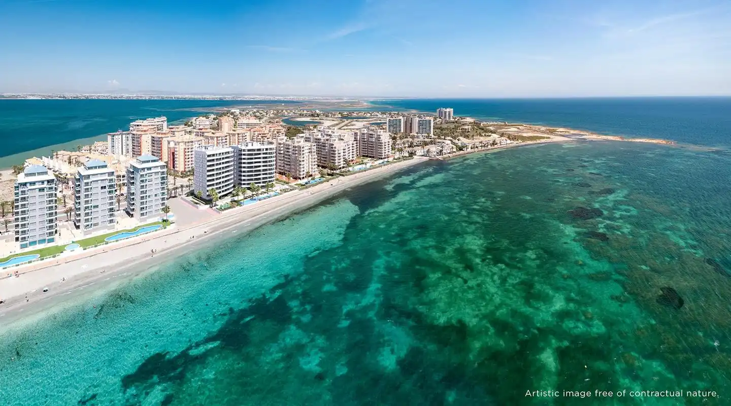 Vista exterior de Apartament en venda en La Manga del Mar Menor amb Aire condicionat, Jardí privat i Terrassa