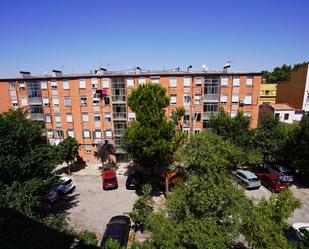 Exterior view of Flat for sale in  Madrid Capital  with Heating and Private garden