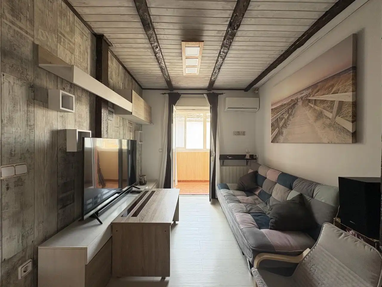 Living room of Flat for rent in Madrid  with Heating, Terrace and Furnished