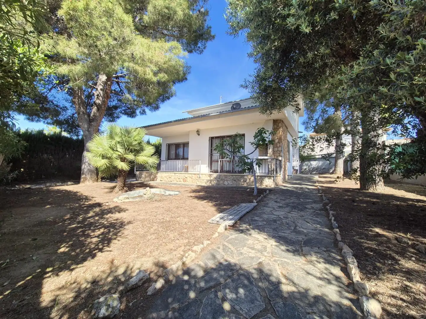 Vista exterior de Casa o xalet en venda en El Vendrell amb Jardí privat i Terrassa