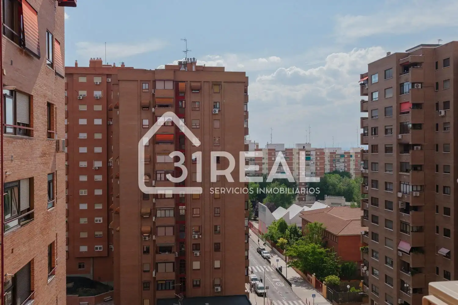 Vista exterior de Pis en venda en Madrid amb Aire condicionat, Calefacció i Jardí privat