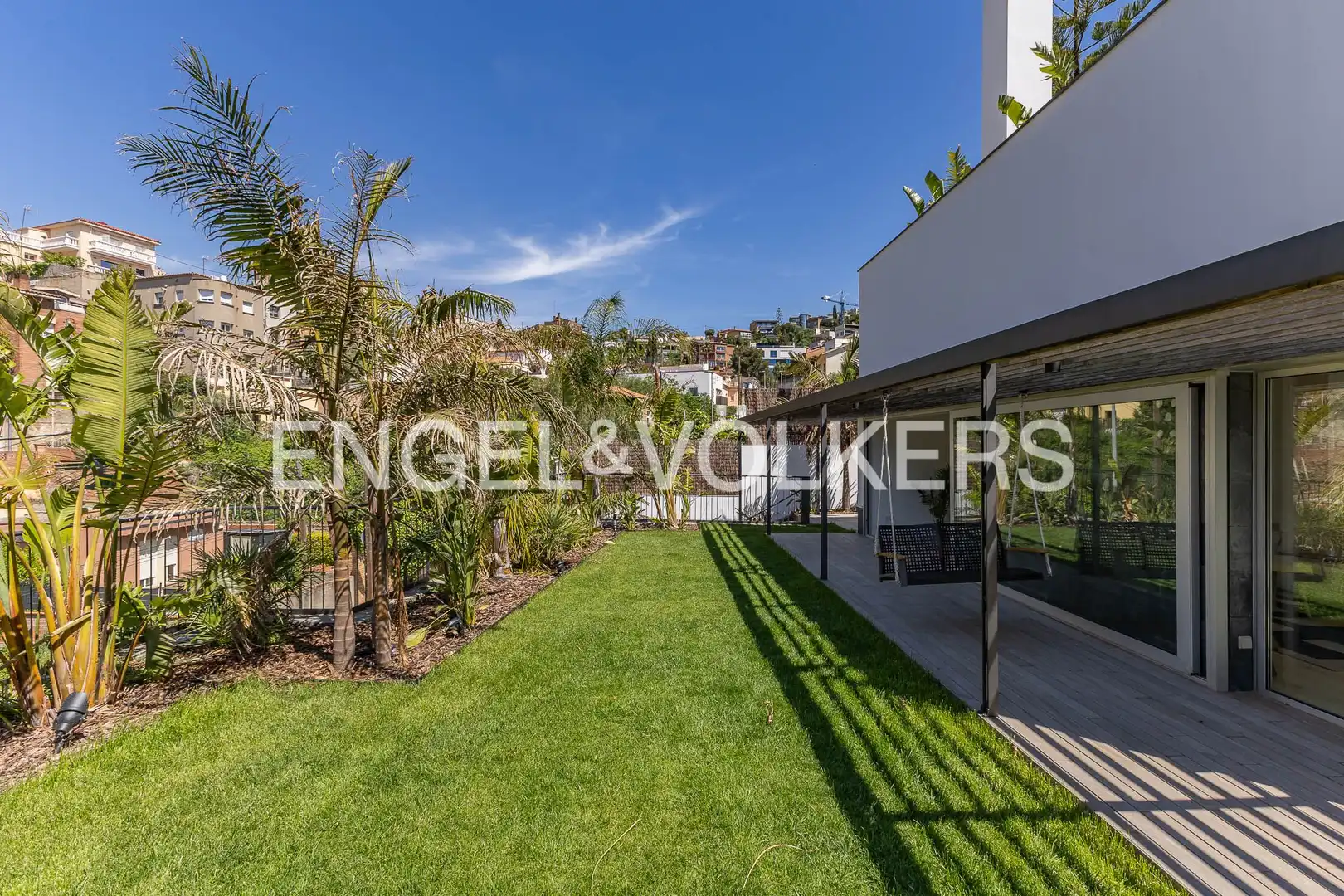 Terrassa de Casa o xalet en venda en Esplugues de Llobregat amb Aire condicionat, Calefacció i Jardí privat