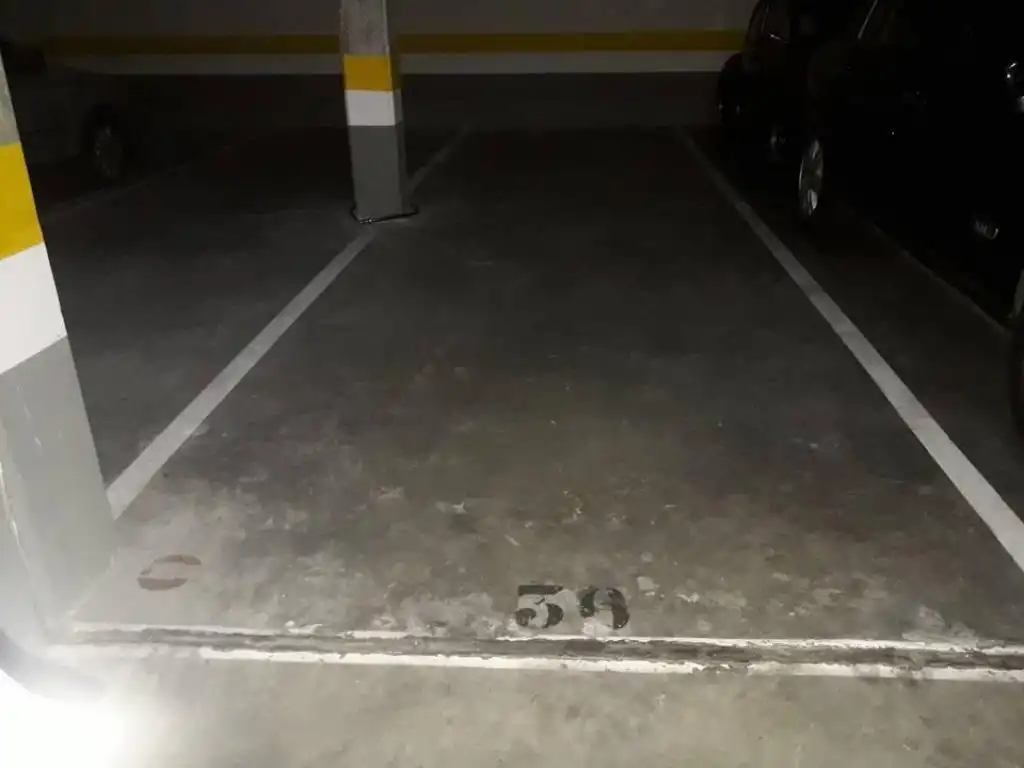 Garage for sale in Madrid, Madrid