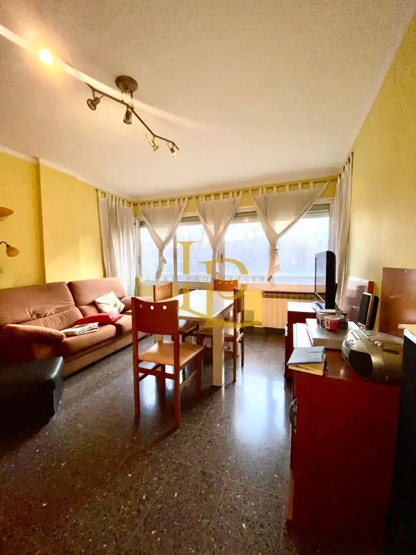 Sala de estar de Piso en venta en Barcelona con Calefacción, Terraza y Horno