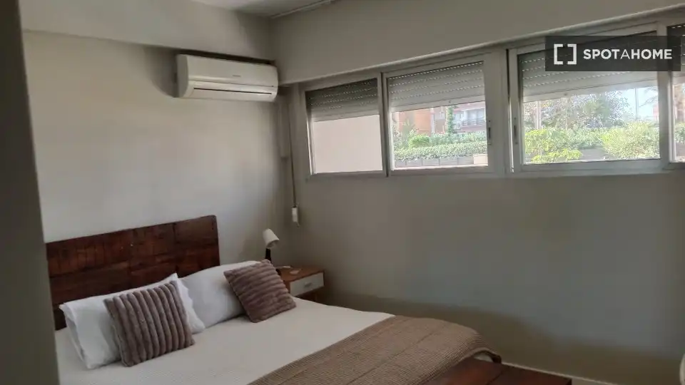 Dormitori de Apartament per a compartir en Alicante / Alacant amb Aire condicionat, Terrassa i Moblat