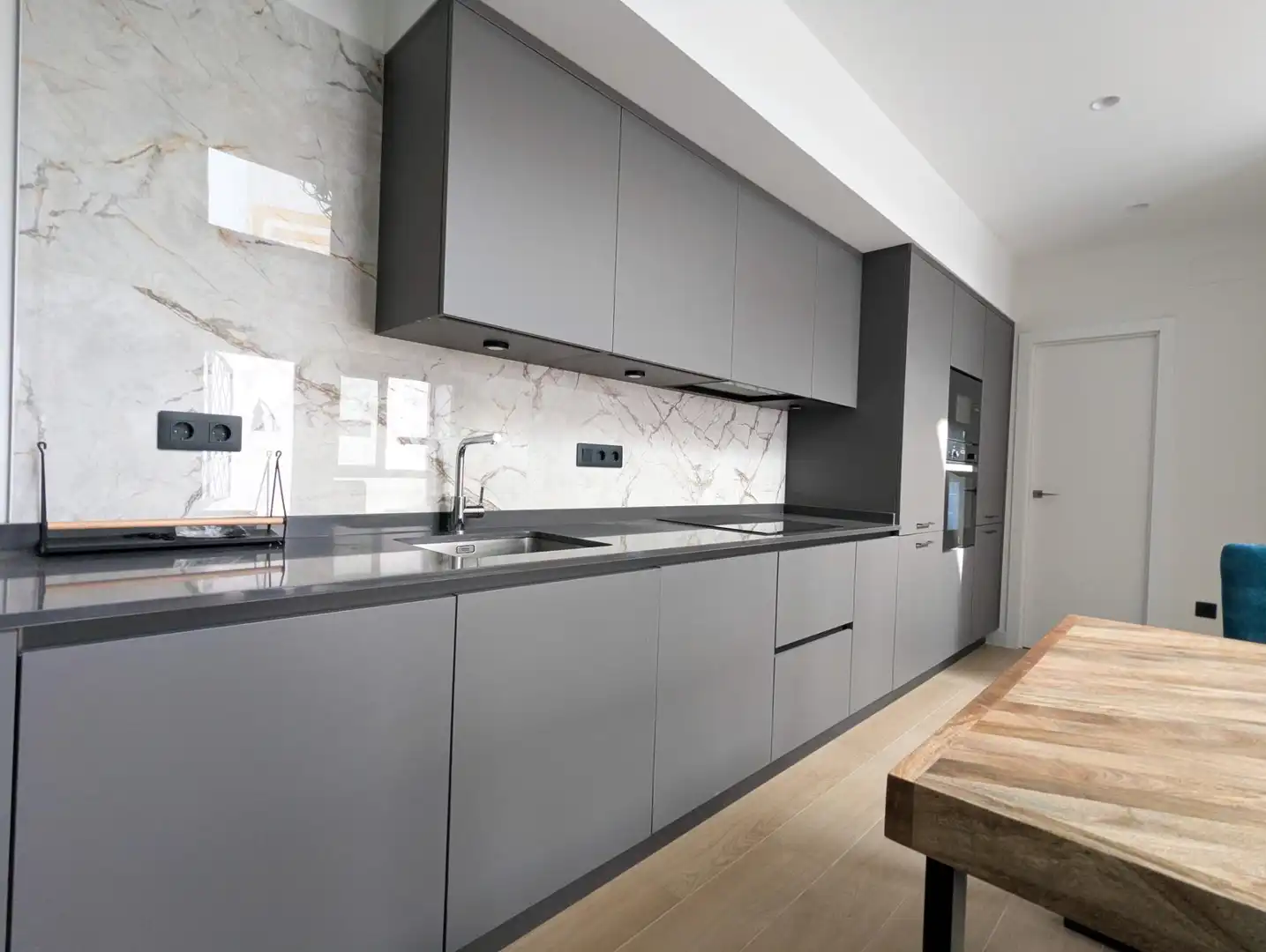 Küche von Maisonette zur Miete in Sanlúcar la Mayor mit Klimaanlage, Terrasse und Möbliert