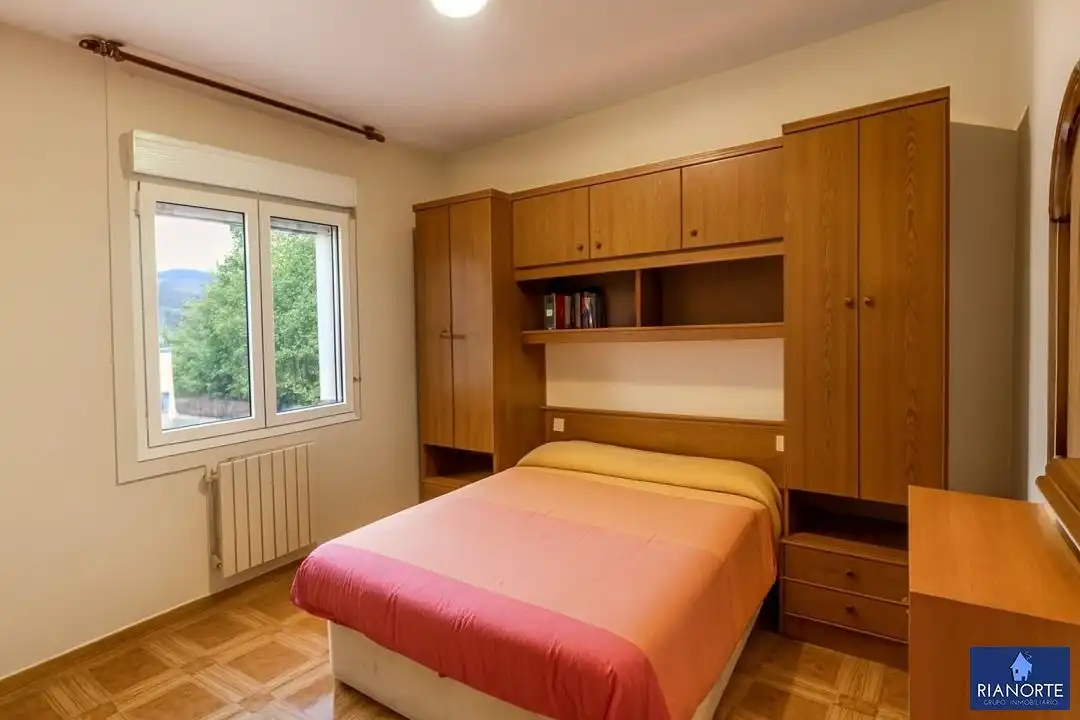 Habitación de Casa o chalet en venta en Gijón  con Calefacción, Trastero y Amueblado