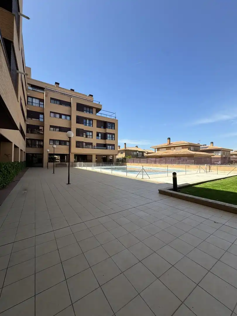 Vista exterior de Pis de lloguer en Guadalajara