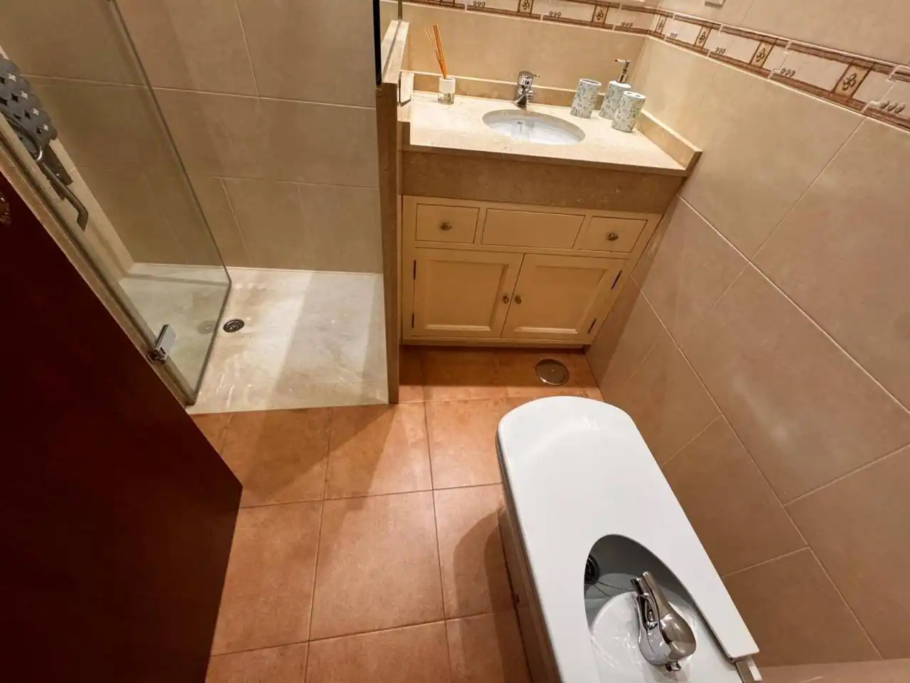 Baño de Piso de alquiler en Morón de la Frontera con Amueblado y Balcón